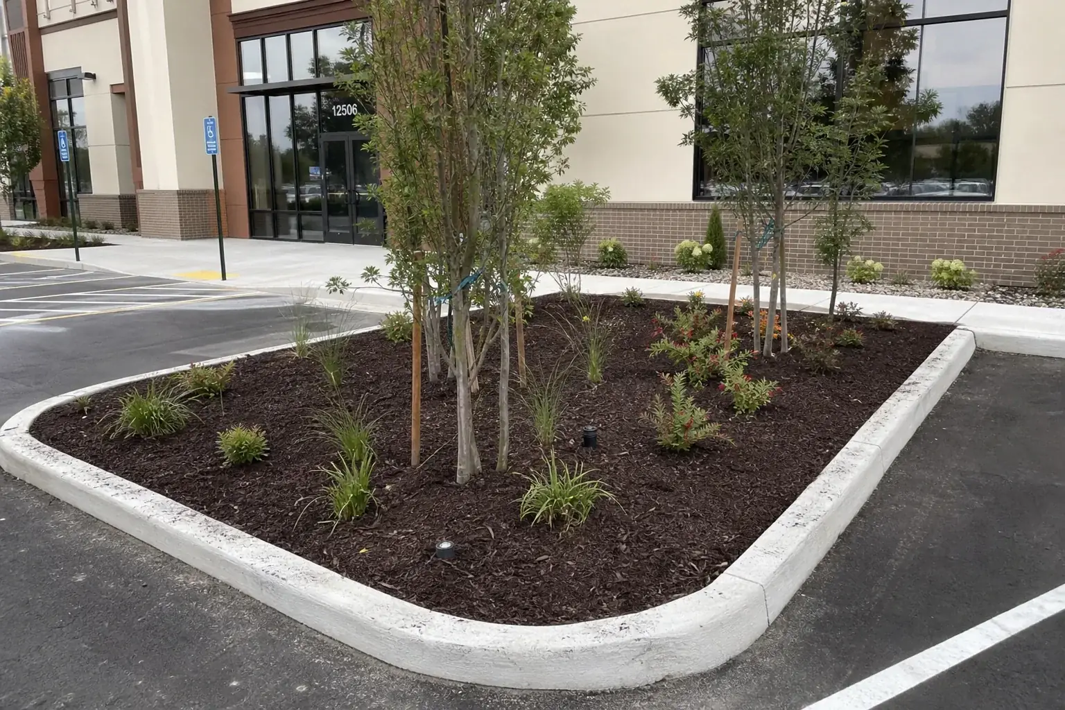 Coordinated planting at a commercial property
